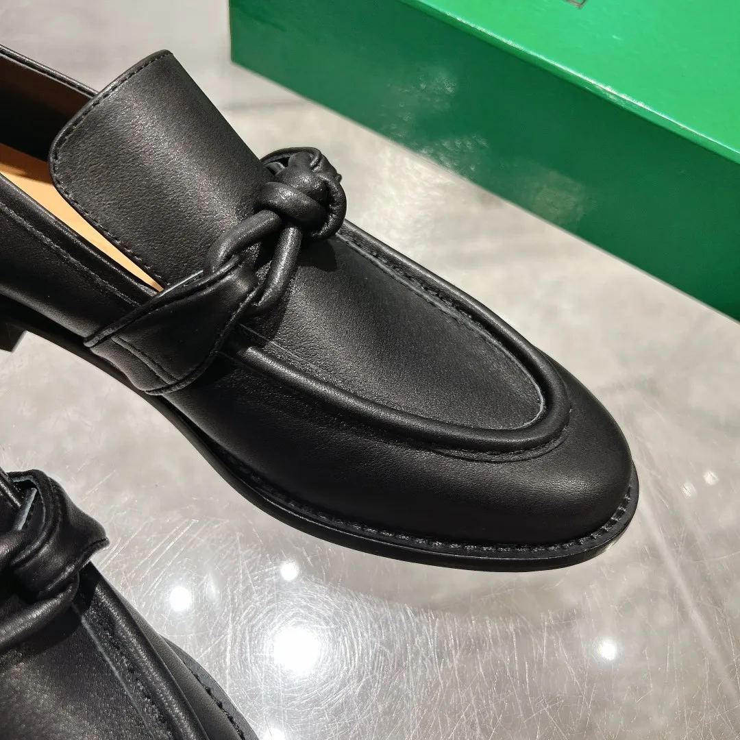[BV] Top P: 840💰 Size: Female 35-39 (Female 40 custom-made) Male 39-44 (38.45 non-refundable) Bottega Veneta 2025 counter model! Small round toe loafers! Imported leather outsole! Imported grained cowhide! Solid color Niuli! !